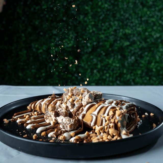 Snickers crepe.
